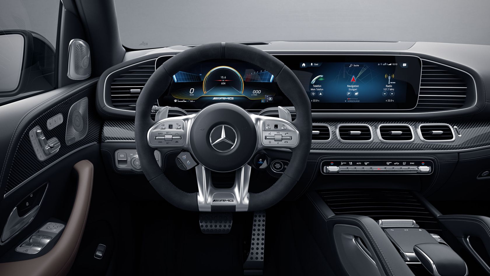 Na obrázku je digitální sdružený přístroj Widescreen Cockpit v novém modelu Mercedes-AMG GLS 63 4MATIC+. 