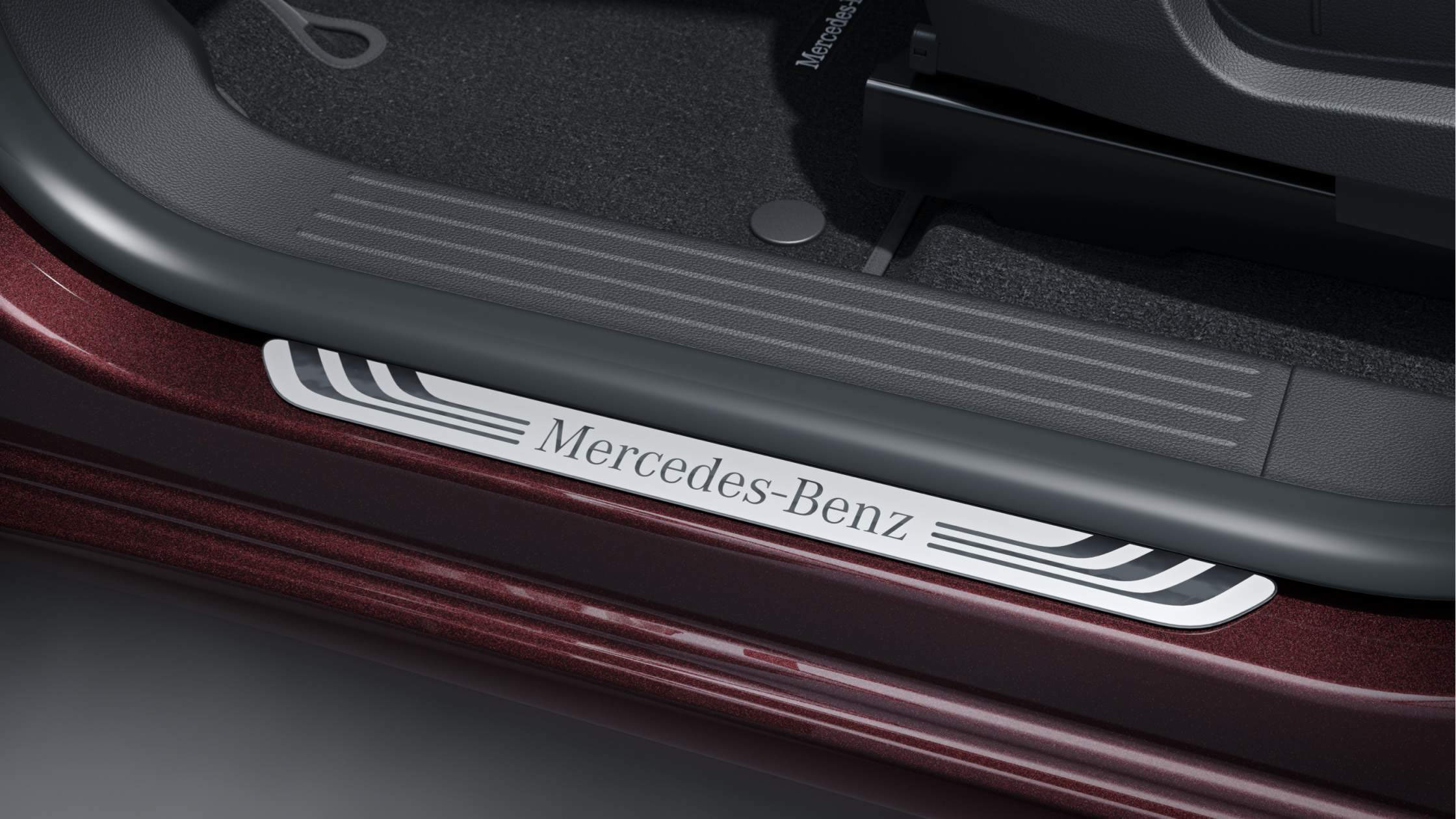 Nástupní lišty s nápisem Mercedes-Benz